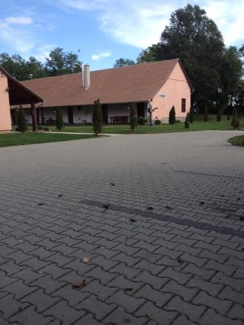 Vadaspuszta Vendeghaz Csatka Bagian luar foto